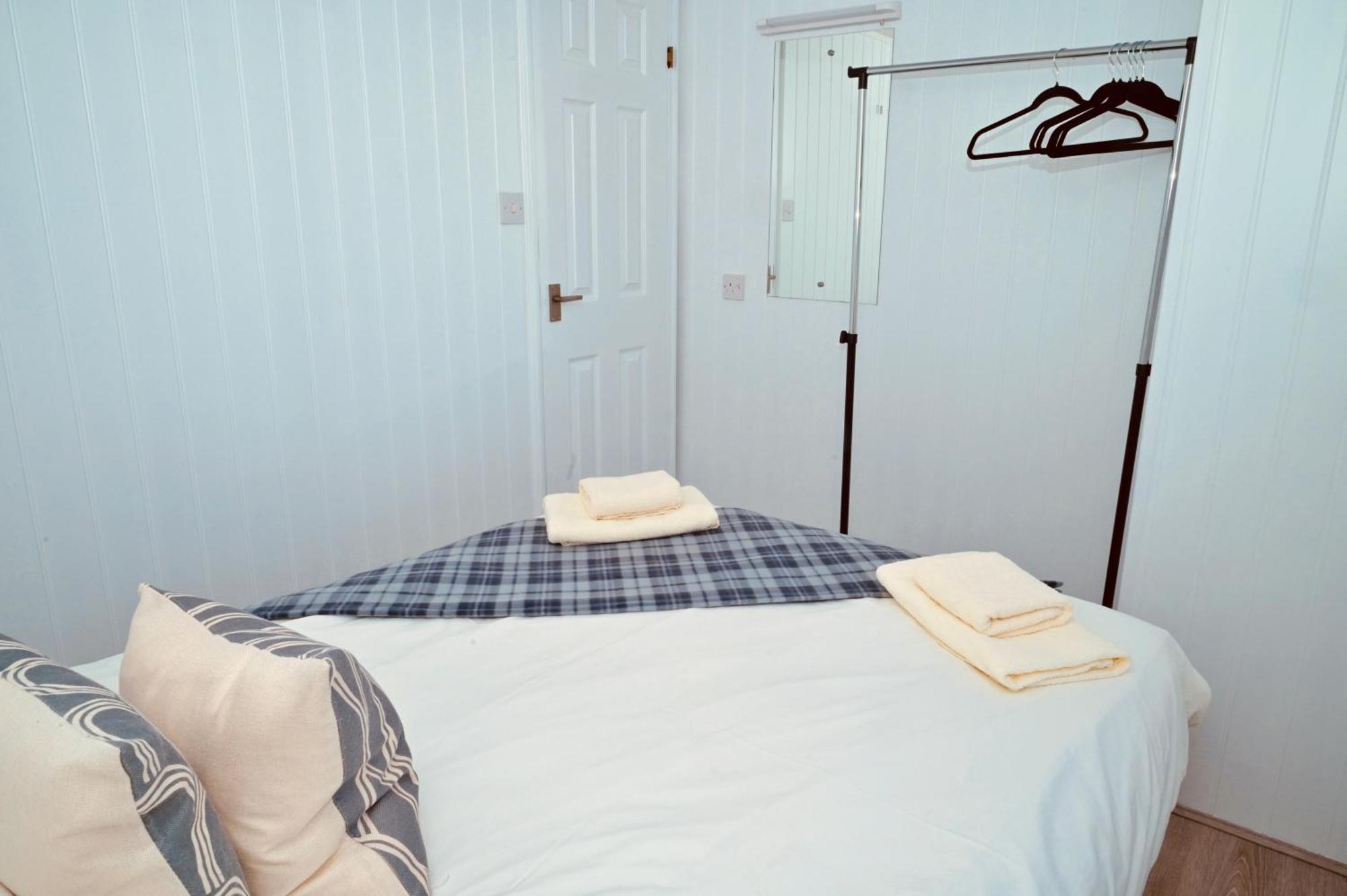 Lodge Cabin With Fabulous Views - Farm Holiday سْترانرير المظهر الخارجي الصورة